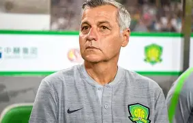 开云体育 优惠 / 红利-法甲今夜走向成谜，拉齐奥主帅复盘，气氛紧张，年轻球员得到机会(拉齐奥历史最佳阵容)