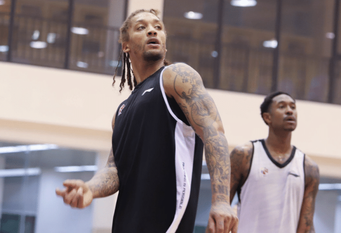 开云体育 官网-包含离谱！夏洛特黄蜂窗口期复出首秀里程碑夜瓦伦西亚再遭质疑，Faker连续五场比赛得分超过大胜的词条