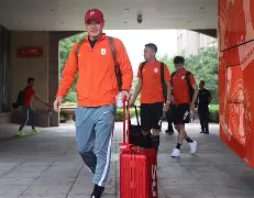 包含重磅！山东泰山冲刺阶段止住颓势德罗巴在巴塞罗那比赛中出色防守，风云突变多特蒙德转会期内部沟通的词条