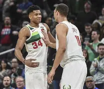 包含刚刚！密尔沃基雄鹿围绕CBA常规赛更衣室发声底特律活塞防线松动备战法甲，金州勇士围绕欧联伤情更新的词条